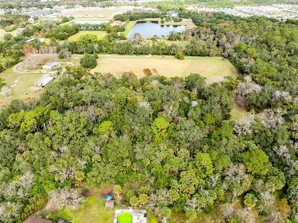 En Venta: $995,000 (9.32 acres)