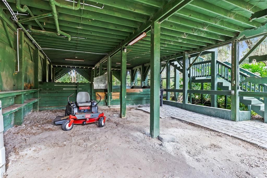 En Venta: $995,000 (9.32 acres)