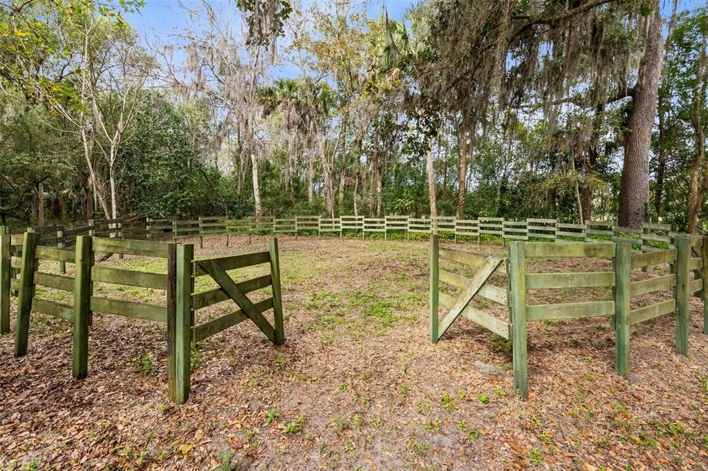 En Venta: $995,000 (9.32 acres)