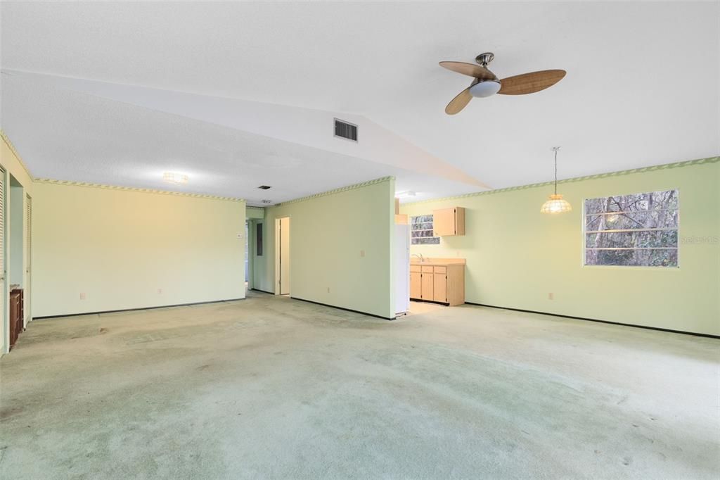 En Venta: $995,000 (9.32 acres)