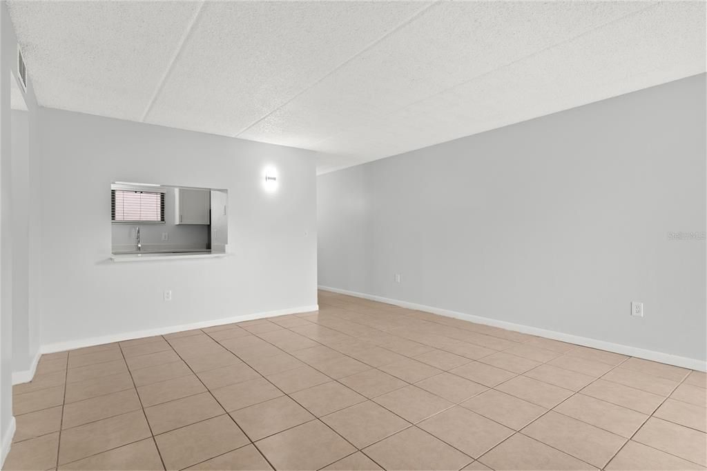 For Rent: $1,450 (2 beds, 1 baths, 894 Square Feet)