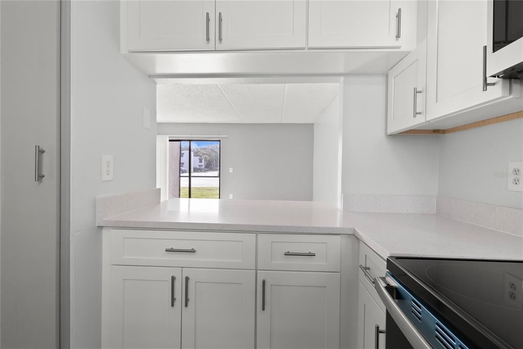 For Rent: $1,450 (2 beds, 1 baths, 894 Square Feet)