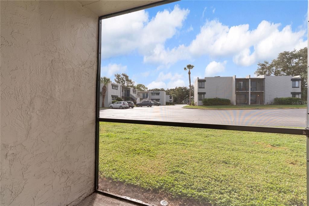 For Rent: $1,450 (2 beds, 1 baths, 894 Square Feet)