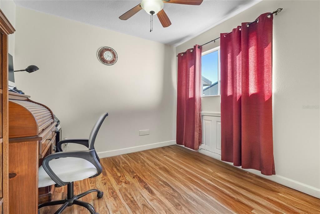 Activo con contrato: $165,500 (3 camas, 3 baños, 1408 Pies cuadrados)