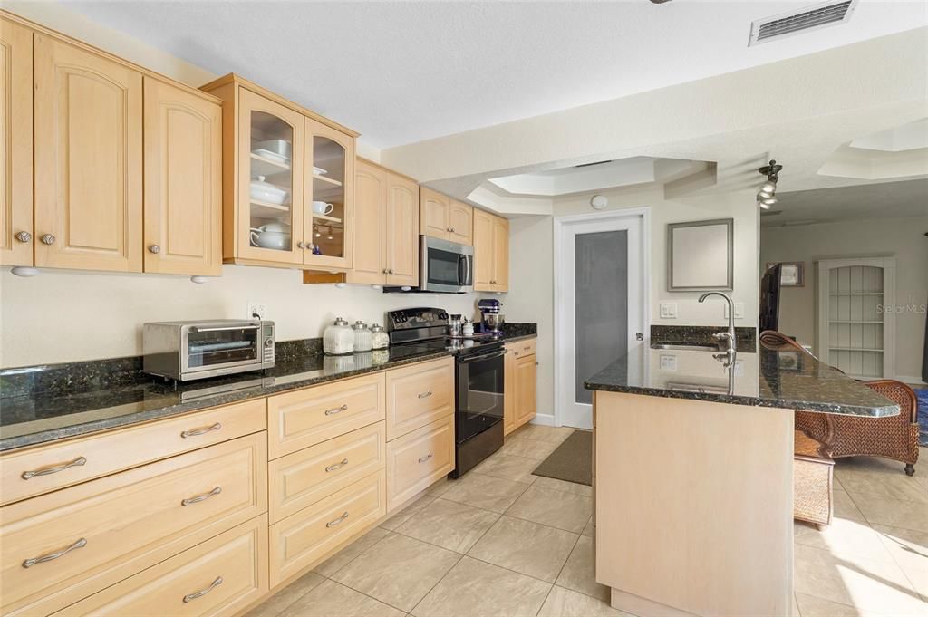 Activo con contrato: $165,500 (3 camas, 3 baños, 1408 Pies cuadrados)
