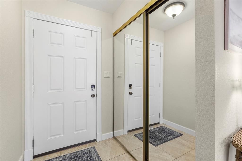 Activo con contrato: $165,500 (3 camas, 3 baños, 1408 Pies cuadrados)