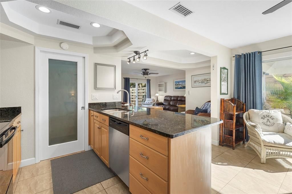 Activo con contrato: $165,500 (3 camas, 3 baños, 1408 Pies cuadrados)