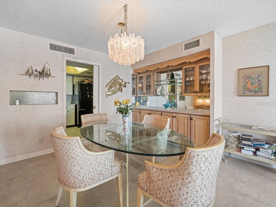 For Sale: $860,000 (3 beds, 2 baths, 1637 Square Feet)