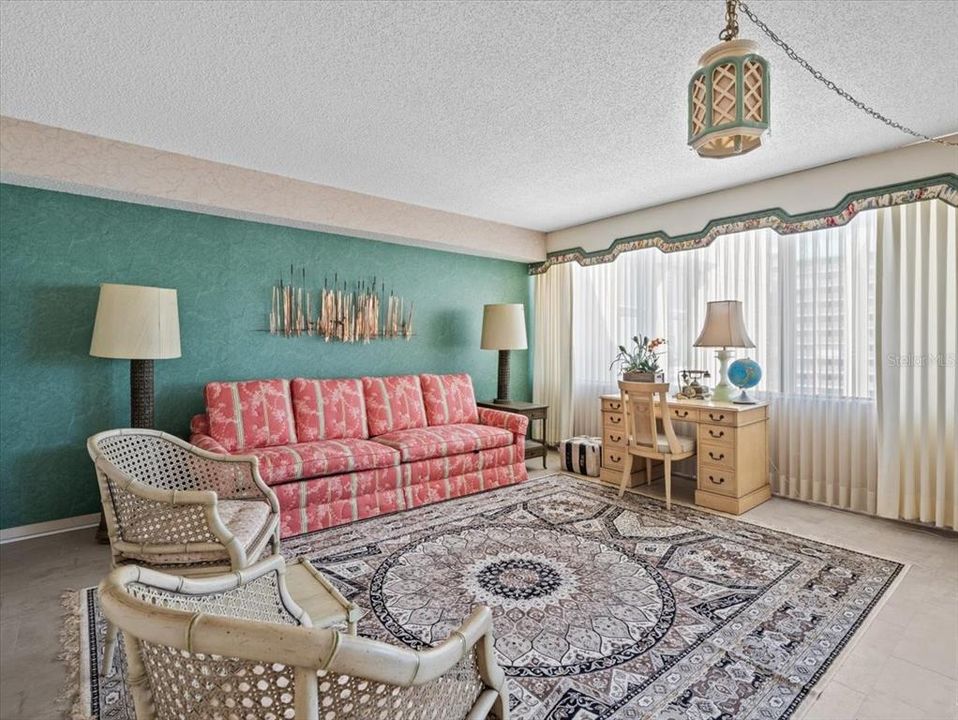 For Sale: $860,000 (3 beds, 2 baths, 1637 Square Feet)