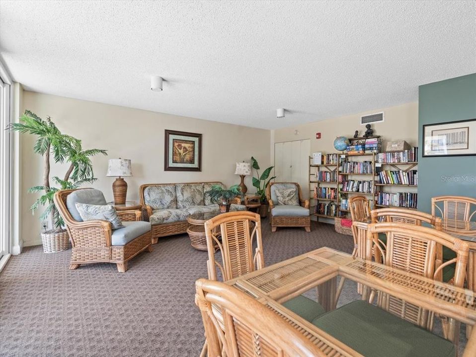 For Sale: $860,000 (3 beds, 2 baths, 1637 Square Feet)