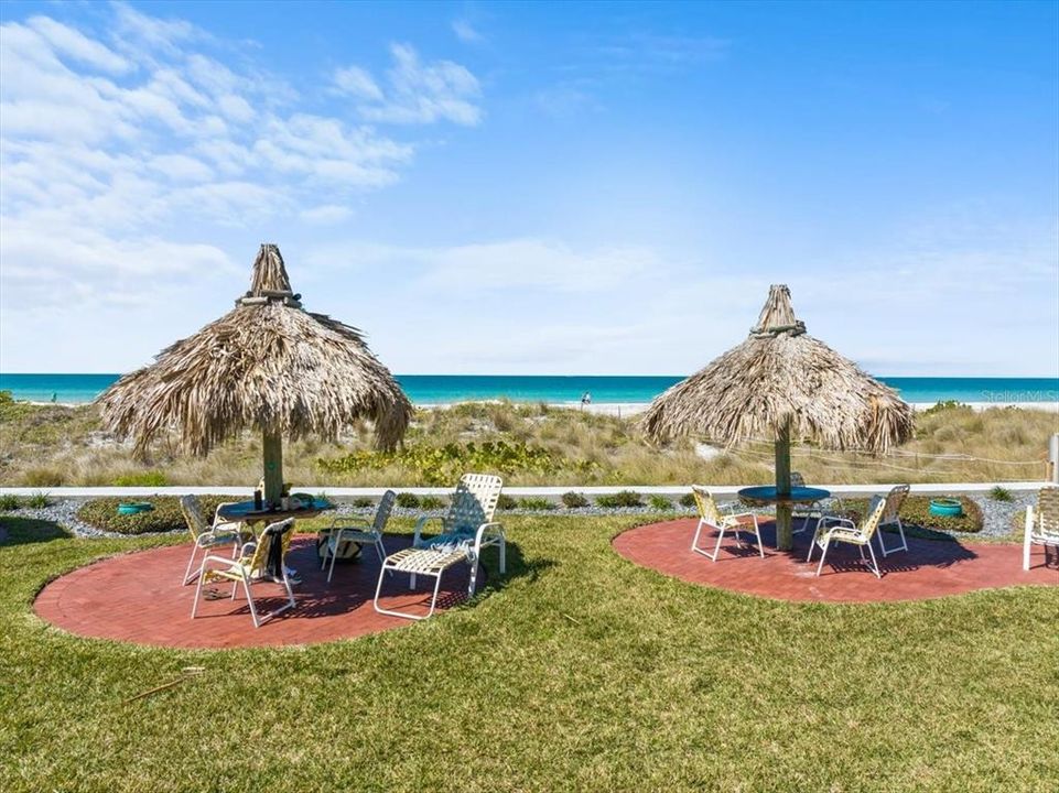 For Sale: $860,000 (3 beds, 2 baths, 1637 Square Feet)