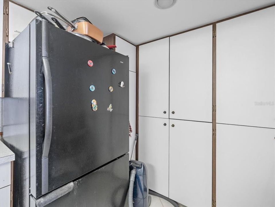 For Sale: $860,000 (3 beds, 2 baths, 1637 Square Feet)