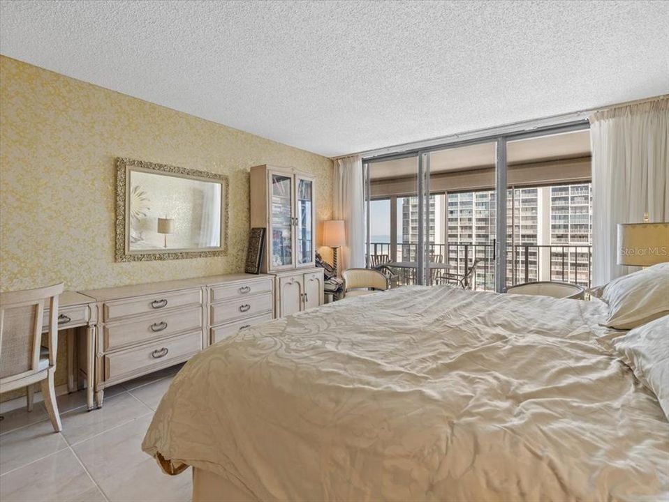 For Sale: $860,000 (3 beds, 2 baths, 1637 Square Feet)
