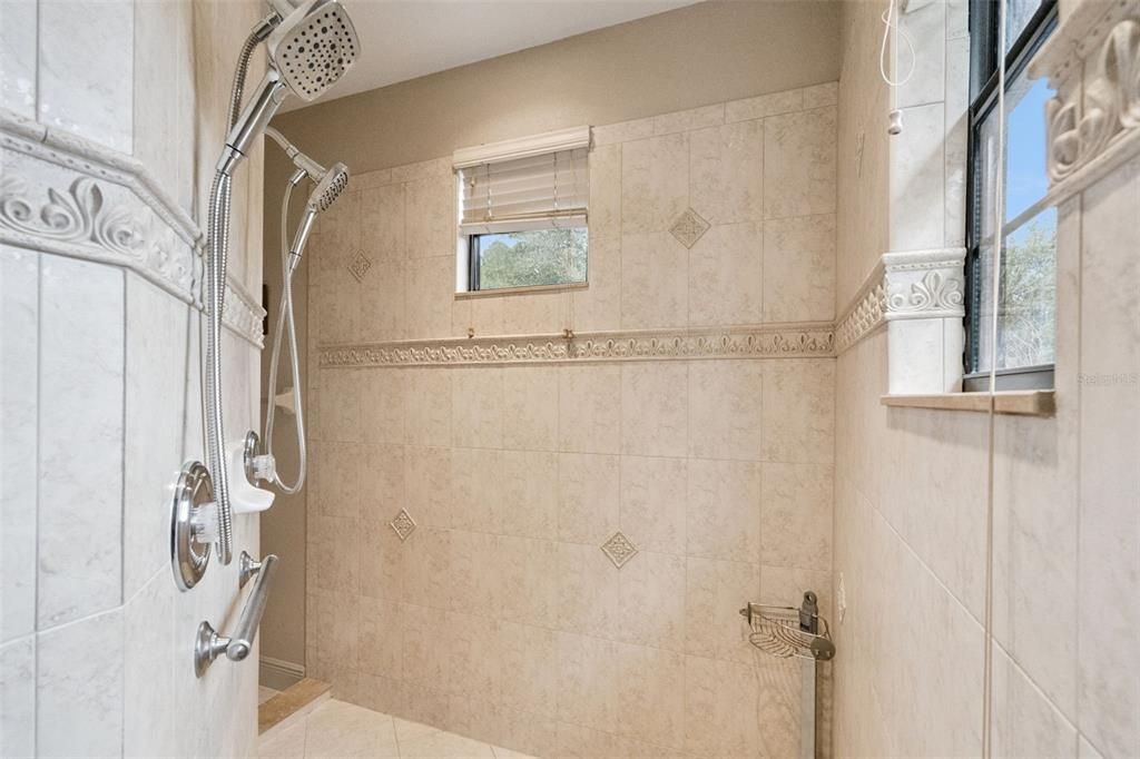 En Venta: $1,499,000 (4 camas, 3 baños, 3330 Pies cuadrados)