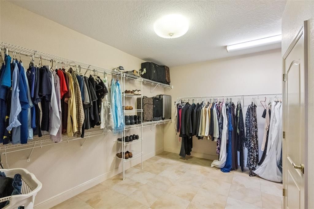 En Venta: $1,499,000 (4 camas, 3 baños, 3330 Pies cuadrados)