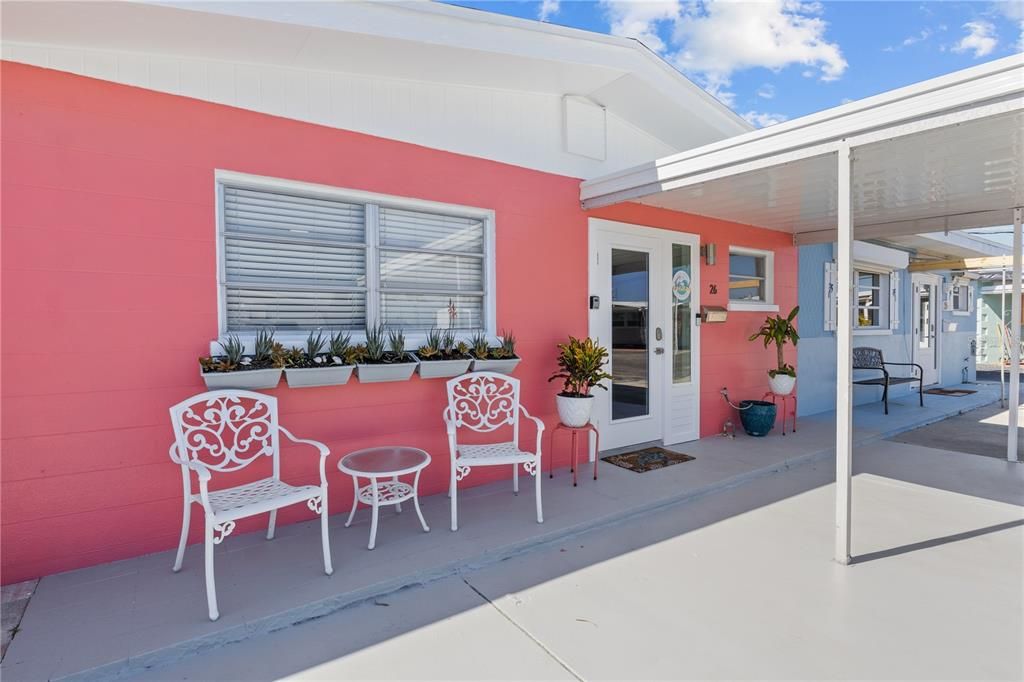 For Sale: $699,000 (2 beds, 2 baths, 978 Square Feet)