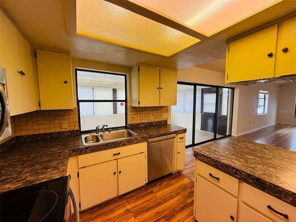 For Rent: $1,695 (2 beds, 2 baths, 1490 Square Feet)