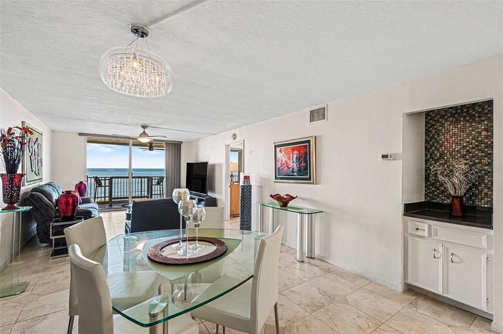 На продажу: $650,000 (2 спален, 2 ванн, 1317 Квадратных фут)