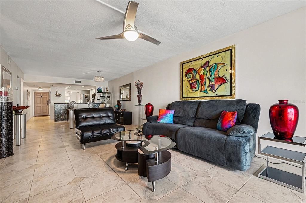 На продажу: $650,000 (2 спален, 2 ванн, 1317 Квадратных фут)