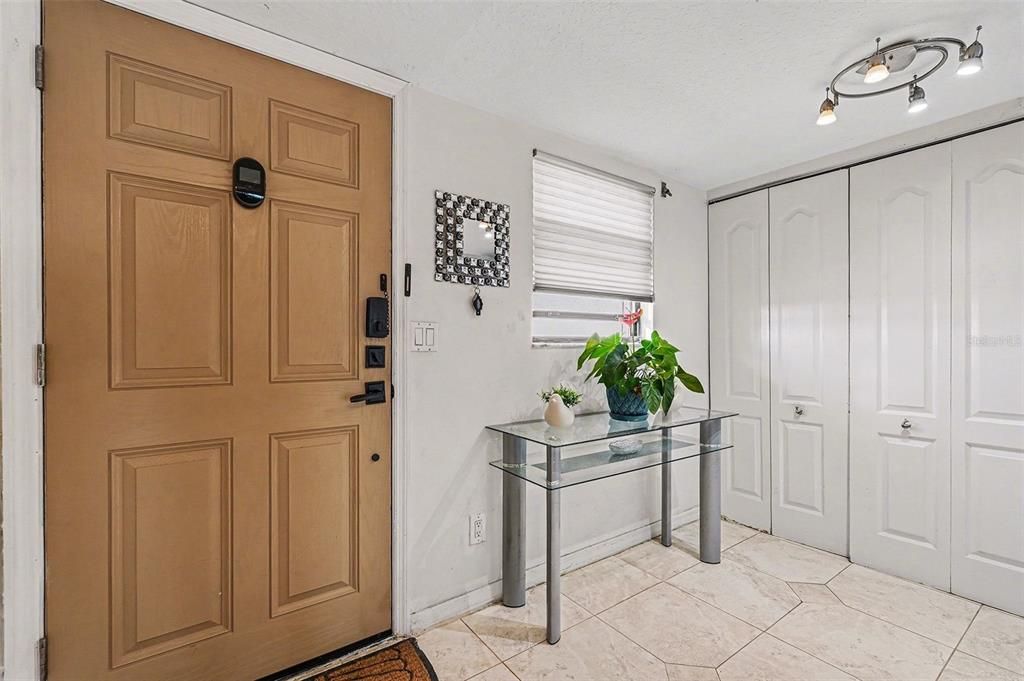 На продажу: $650,000 (2 спален, 2 ванн, 1317 Квадратных фут)