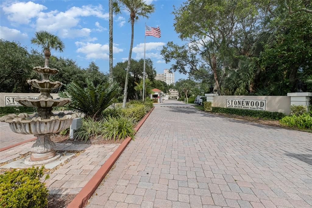 На продажу: $650,000 (2 спален, 2 ванн, 1317 Квадратных фут)