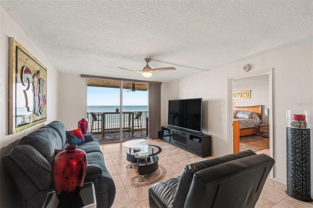 На продажу: $650,000 (2 спален, 2 ванн, 1317 Квадратных фут)