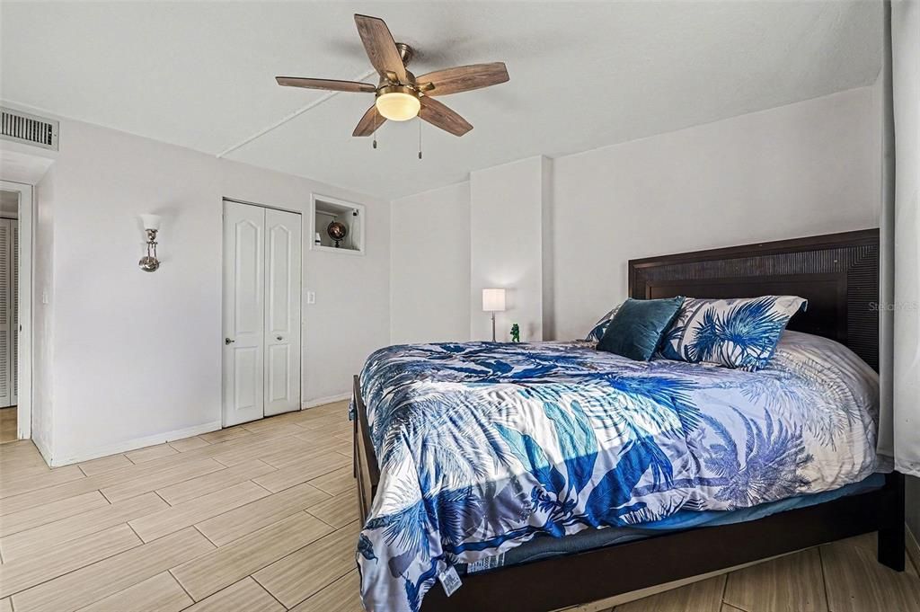 На продажу: $650,000 (2 спален, 2 ванн, 1317 Квадратных фут)