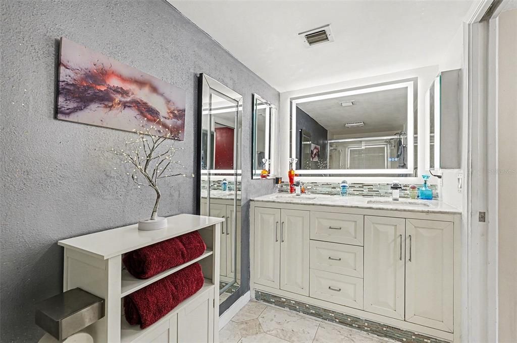 На продажу: $650,000 (2 спален, 2 ванн, 1317 Квадратных фут)