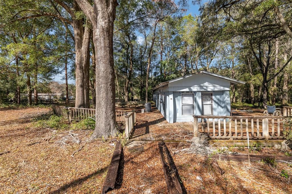 Active With Contract: $150,000 (2 beds, 1 baths, 720 Square Feet)