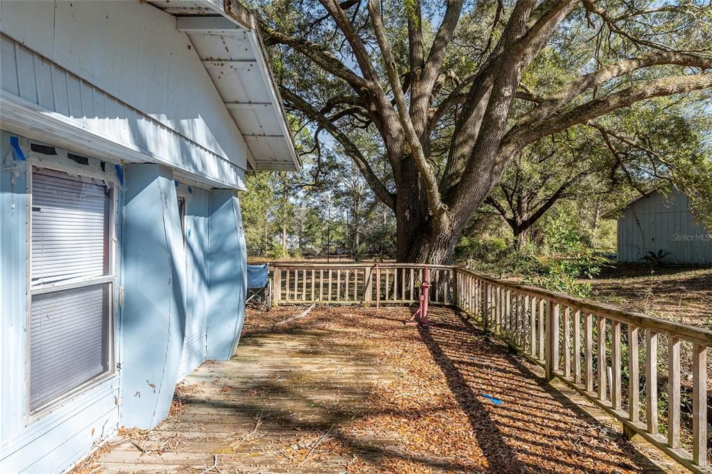 Active With Contract: $150,000 (2 beds, 1 baths, 720 Square Feet)
