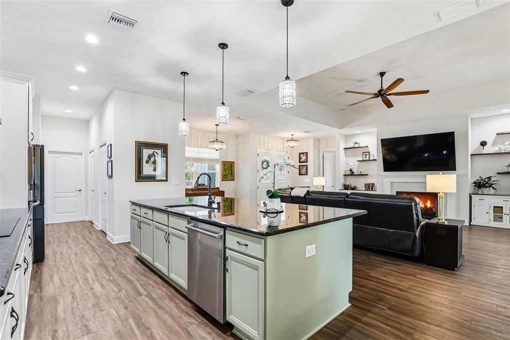 For Sale: $675,000 (3 beds, 2 baths, 2176 Square Feet)
