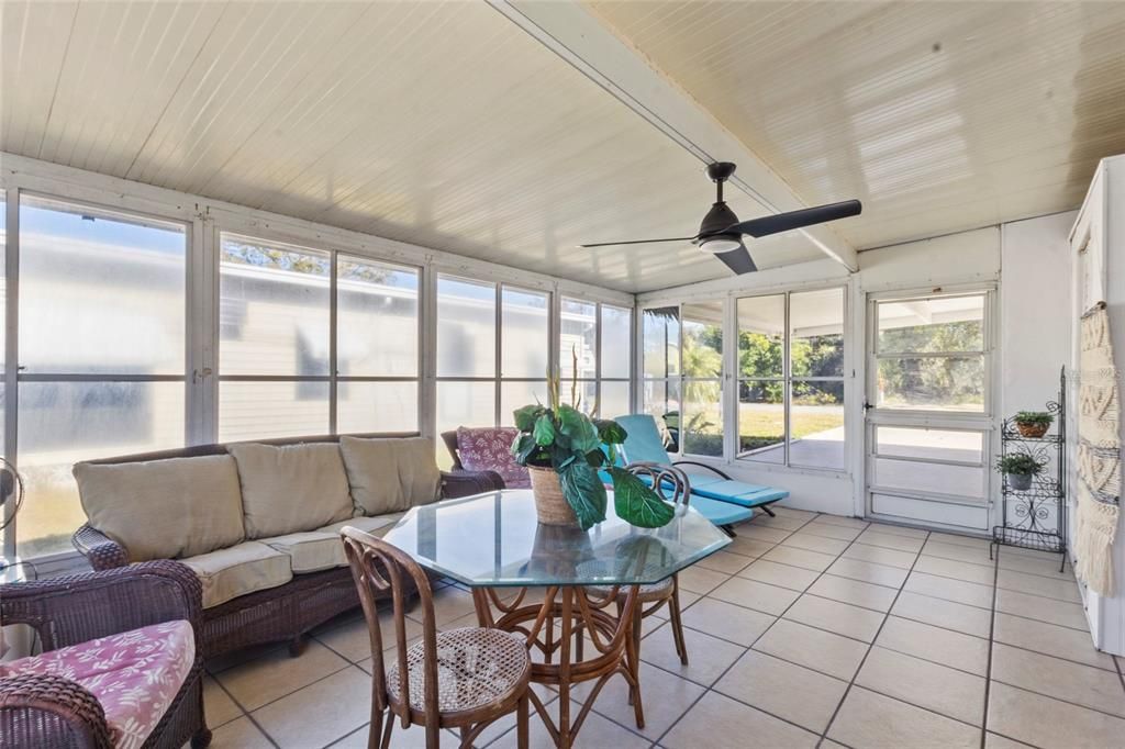 For Sale: $99,900 (1 beds, 1 baths, 480 Square Feet)