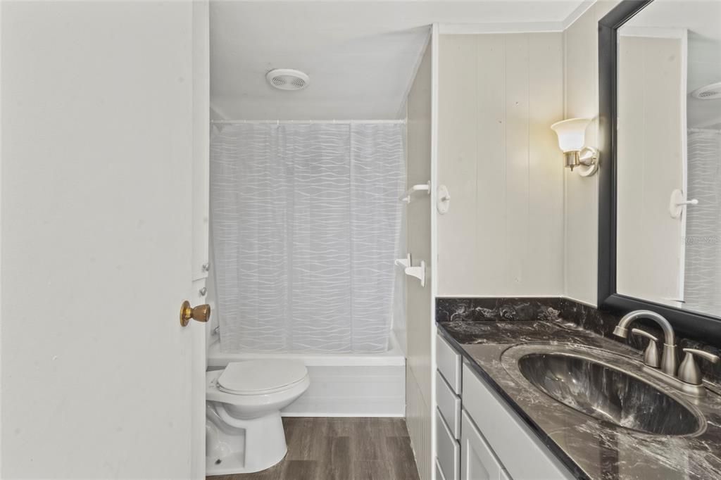 For Sale: $99,900 (1 beds, 1 baths, 480 Square Feet)