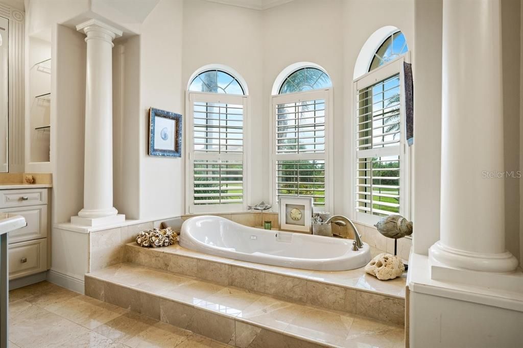 For Sale: $2,599,995 (5 beds, 6 baths, 4495 Square Feet)