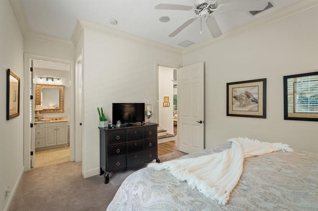 For Sale: $2,599,995 (5 beds, 6 baths, 4495 Square Feet)