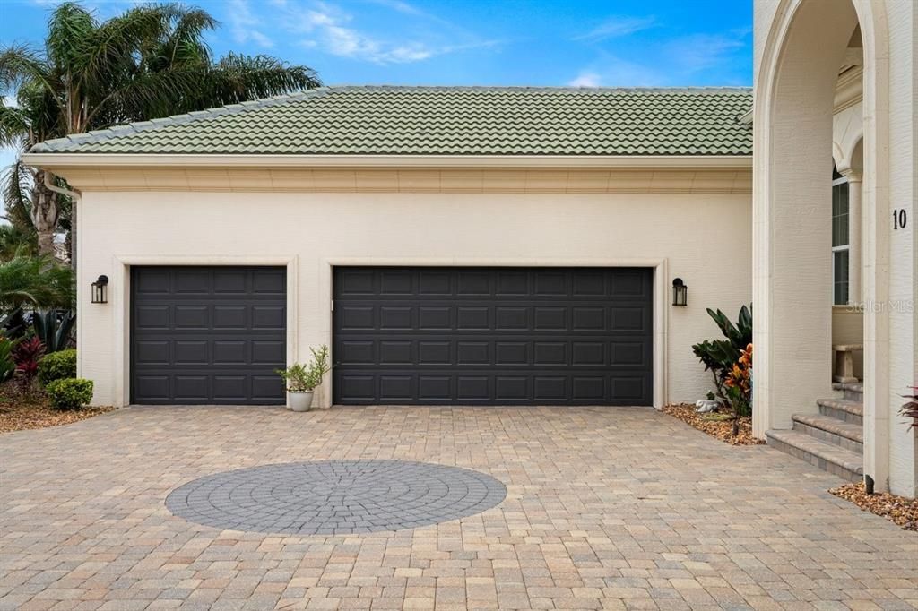 For Sale: $2,599,995 (5 beds, 6 baths, 4495 Square Feet)