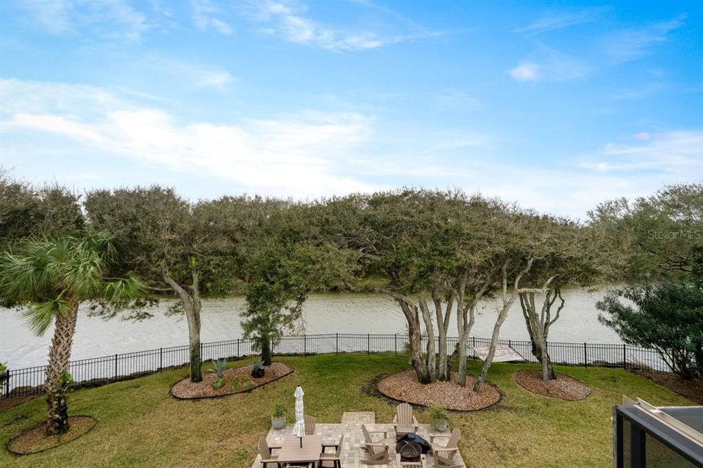 For Sale: $2,599,995 (5 beds, 6 baths, 4495 Square Feet)