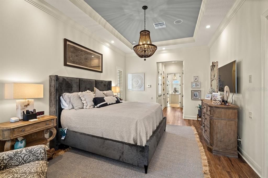For Sale: $2,599,995 (5 beds, 6 baths, 4495 Square Feet)