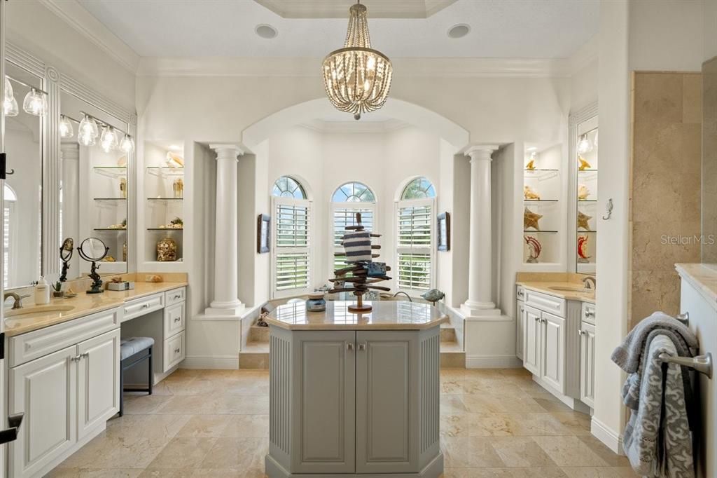 For Sale: $2,599,995 (5 beds, 6 baths, 4495 Square Feet)