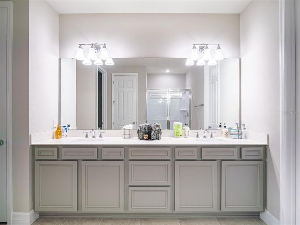 For Sale: $1,195,000 (6 beds, 5 baths, 5387 Square Feet)