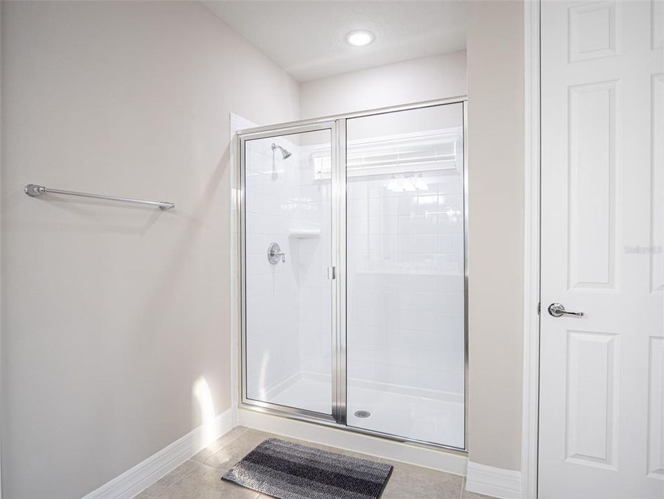 For Sale: $1,195,000 (6 beds, 5 baths, 5387 Square Feet)