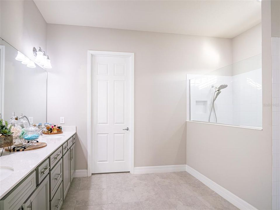 For Sale: $1,195,000 (6 beds, 5 baths, 5387 Square Feet)