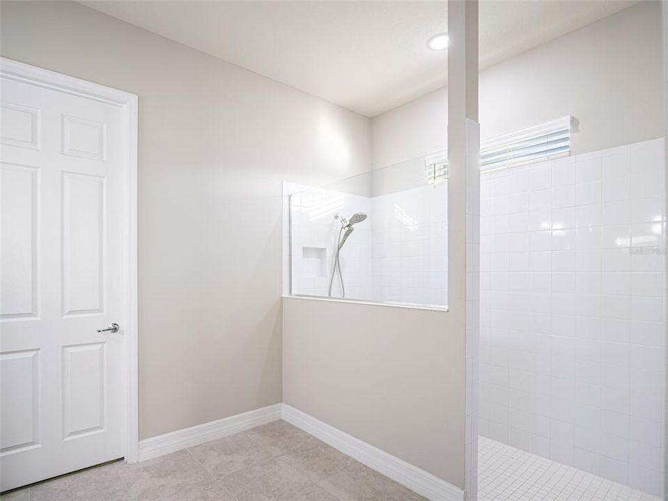 For Sale: $1,195,000 (6 beds, 5 baths, 5387 Square Feet)