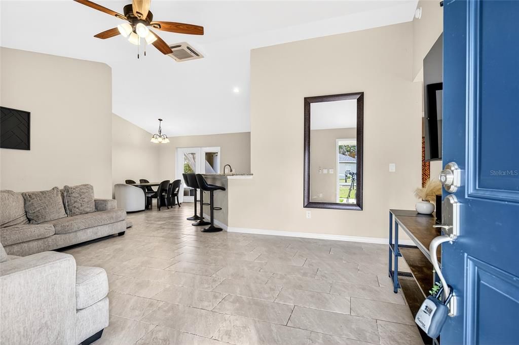 Active With Contract: $269,900 (3 beds, 2 baths, 1282 Square Feet)