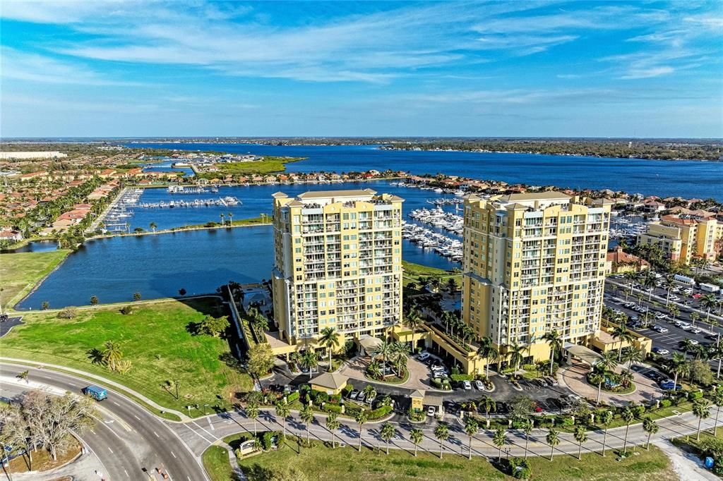Activo con contrato: $499,000 (2 camas, 2 baños, 2051 Pies cuadrados)