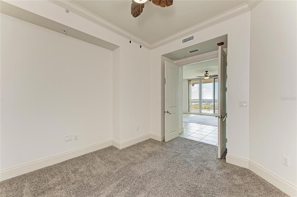 Activo con contrato: $499,000 (2 camas, 2 baños, 2051 Pies cuadrados)