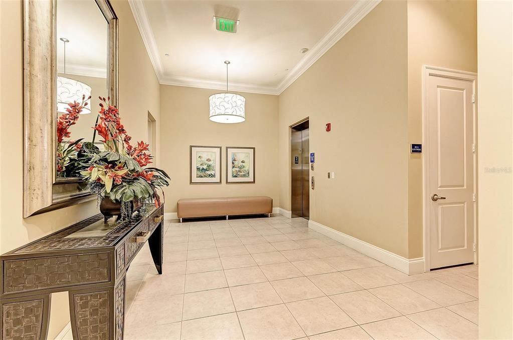 Activo con contrato: $499,000 (2 camas, 2 baños, 2051 Pies cuadrados)