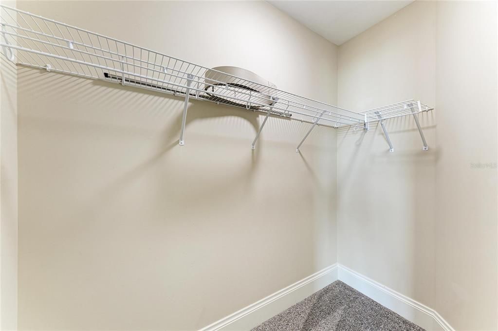 Activo con contrato: $499,000 (2 camas, 2 baños, 2051 Pies cuadrados)