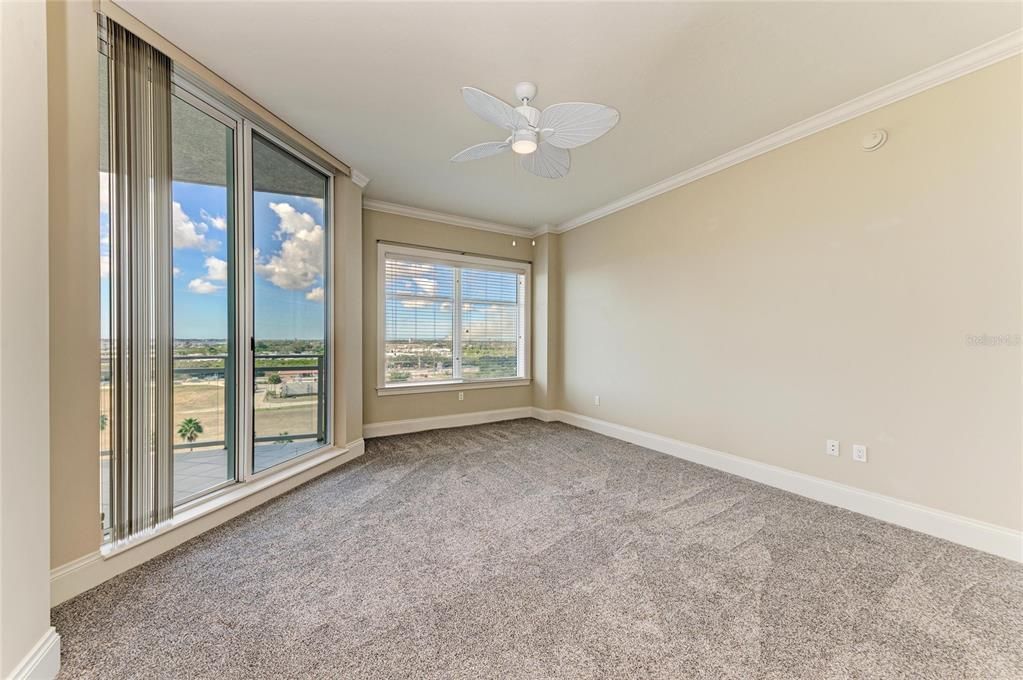 Activo con contrato: $499,000 (2 camas, 2 baños, 2051 Pies cuadrados)