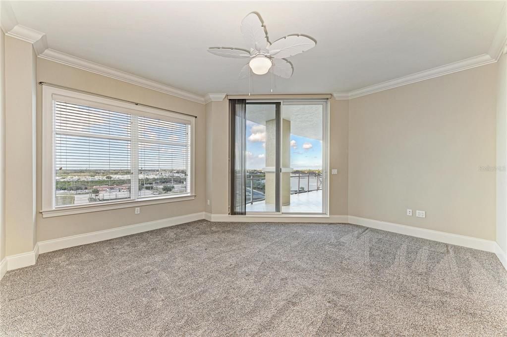 Activo con contrato: $499,000 (2 camas, 2 baños, 2051 Pies cuadrados)